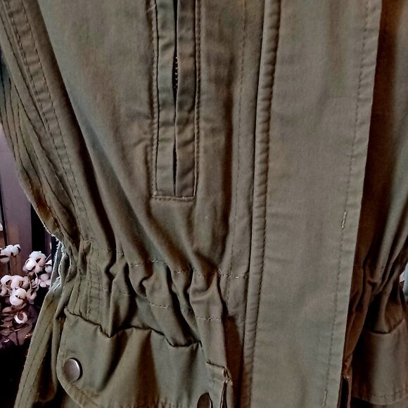 Army Green Anorak Safari Jacket, Junior size Large - Picture 7 of 7